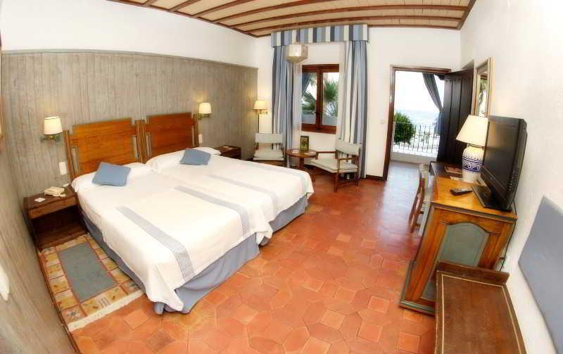 Hotel De 4*