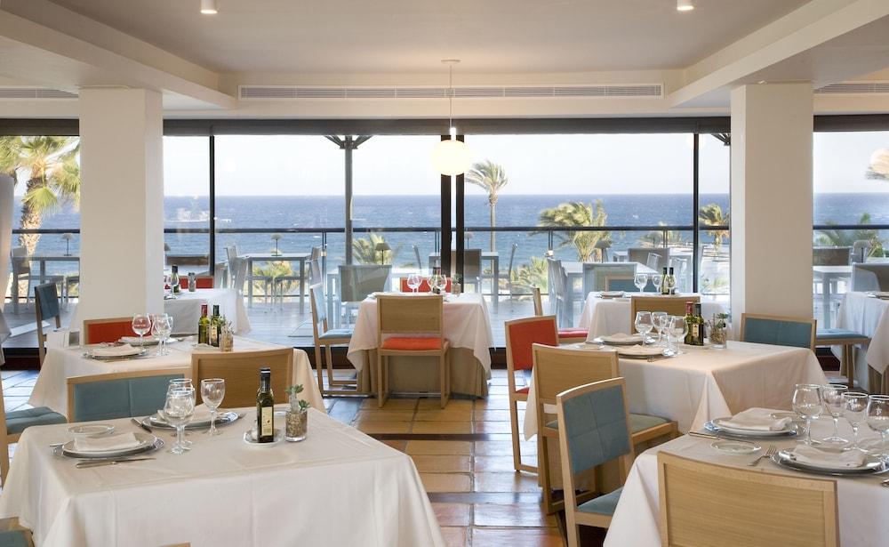 Hotel De 4*